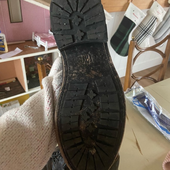 Frye Men’s Bowery Chelsea Boots - Picture 3 of 4